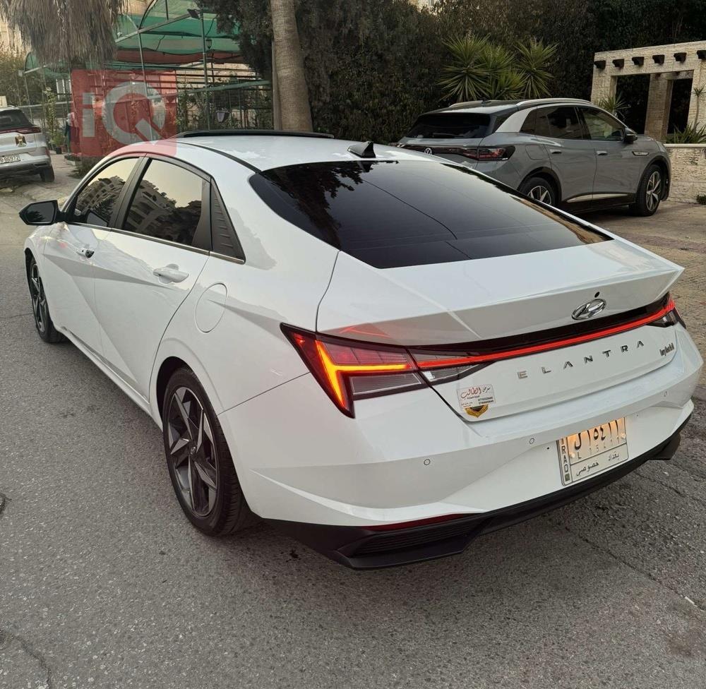 هیۆندای ئەلەنترا